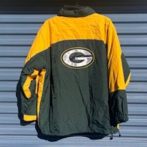 Winter Parka . Size: Extra Large {46-48} . Full Zip Jacket . Green Bay Packers